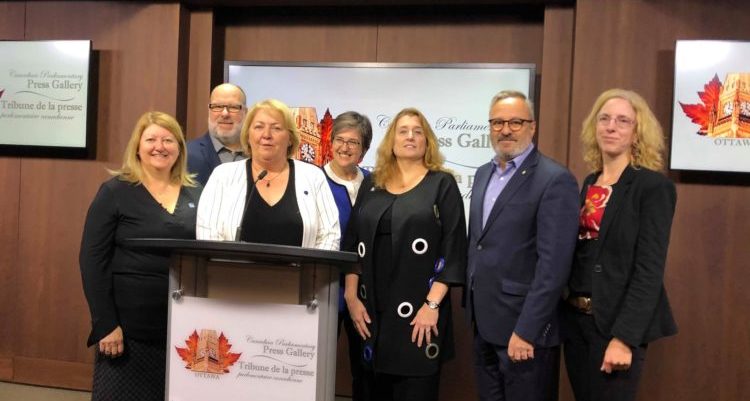 Un front uni québécois réclame qu’Ottawa mette en place un régime d’assurance médicaments public et universel