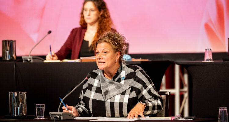 Présidence de la FIQ : Nathalie Levesque devient présidente par intérim de la FIQ